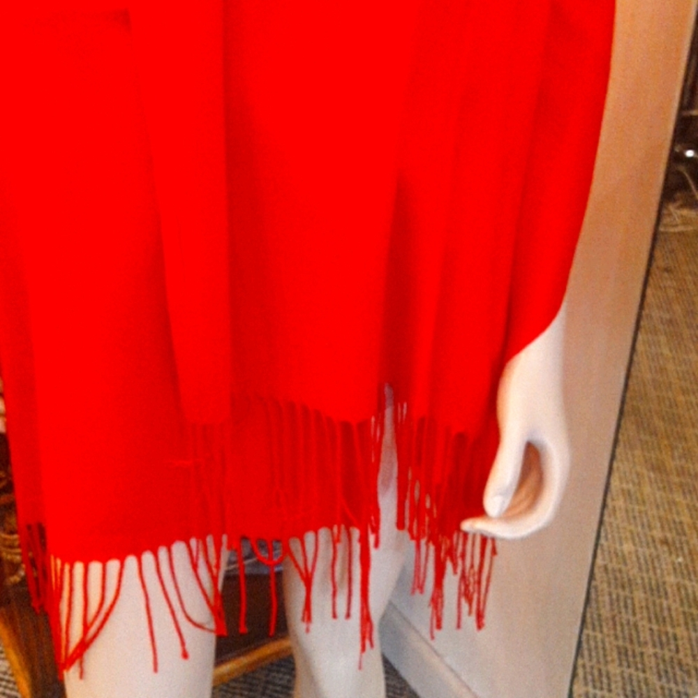 Red Pashmina - Picture 2 of 4